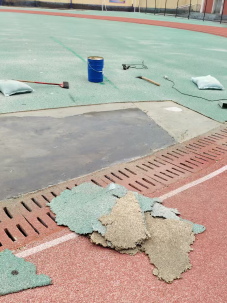 玉林球场翻新维修补、球场翻新修补改造