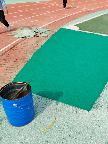 玉林球场翻新修补改造专项服务介绍